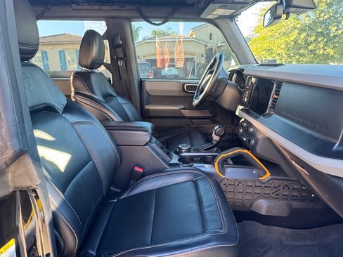 Used 2022 Ford Bronco Badlands image 9