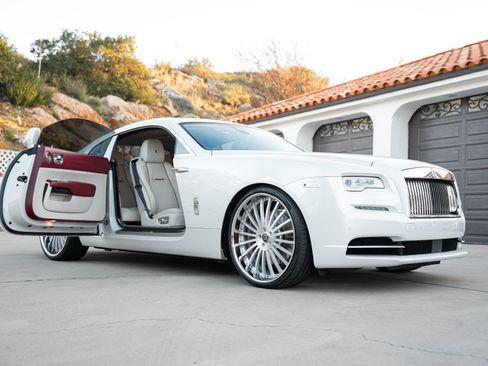 Used 2017 Rolls-Royce Wraith image 24