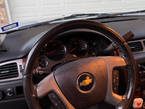 Used 2011 Chevrolet Tahoe LS image 14