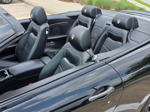 Used 2013 Maserati GranTurismo Sport image 11