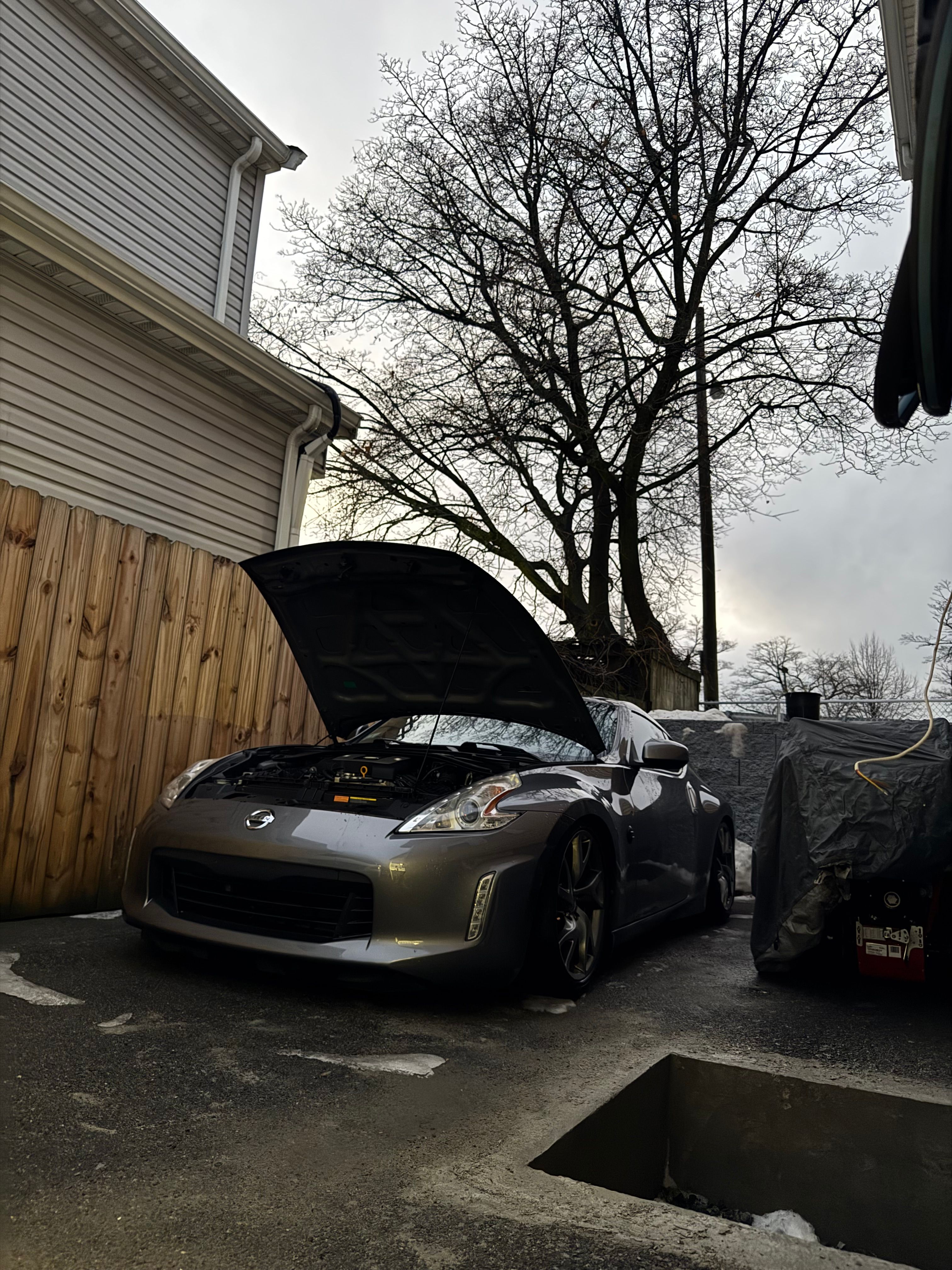 Used 2013 Nissan 370Z Touring w/ Sport Pkg RWD image 8