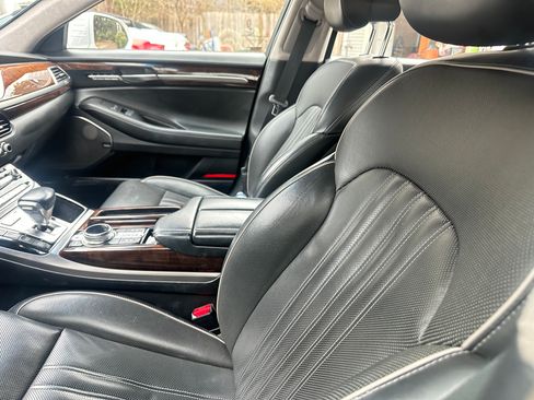 Used 2019 Genesis G90 3.3T Premium image 9