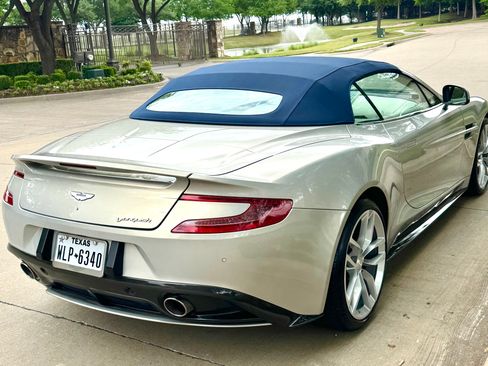 Used 2016 Aston Martin Vanquish Volante RWD image 17