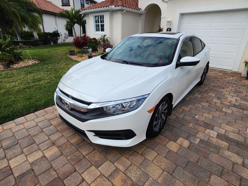 Used 2017 Honda Civic EX image 1