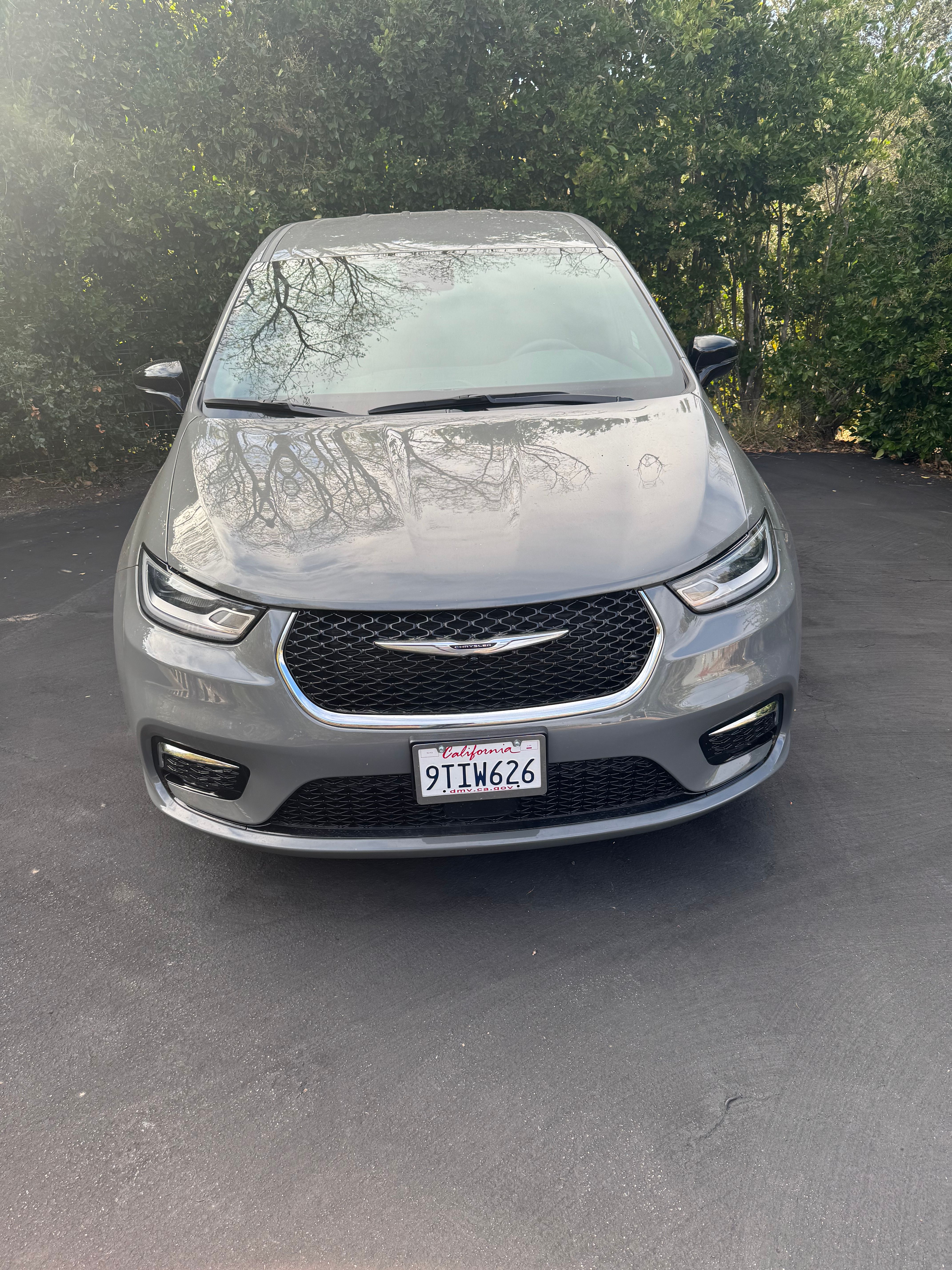 Used 2024 Chrysler Pacifica Touring FWD image 4