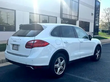 Used 2014 Porsche Cayenne Platinum Edition AWD/4WD image 4