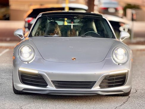 Used 2017 Porsche 911 Carrera 4S image 8