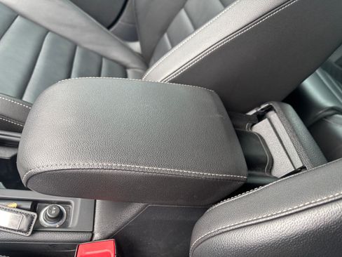 Used 2017 Volkswagen Golf Hatchback Sedan 4D image 15