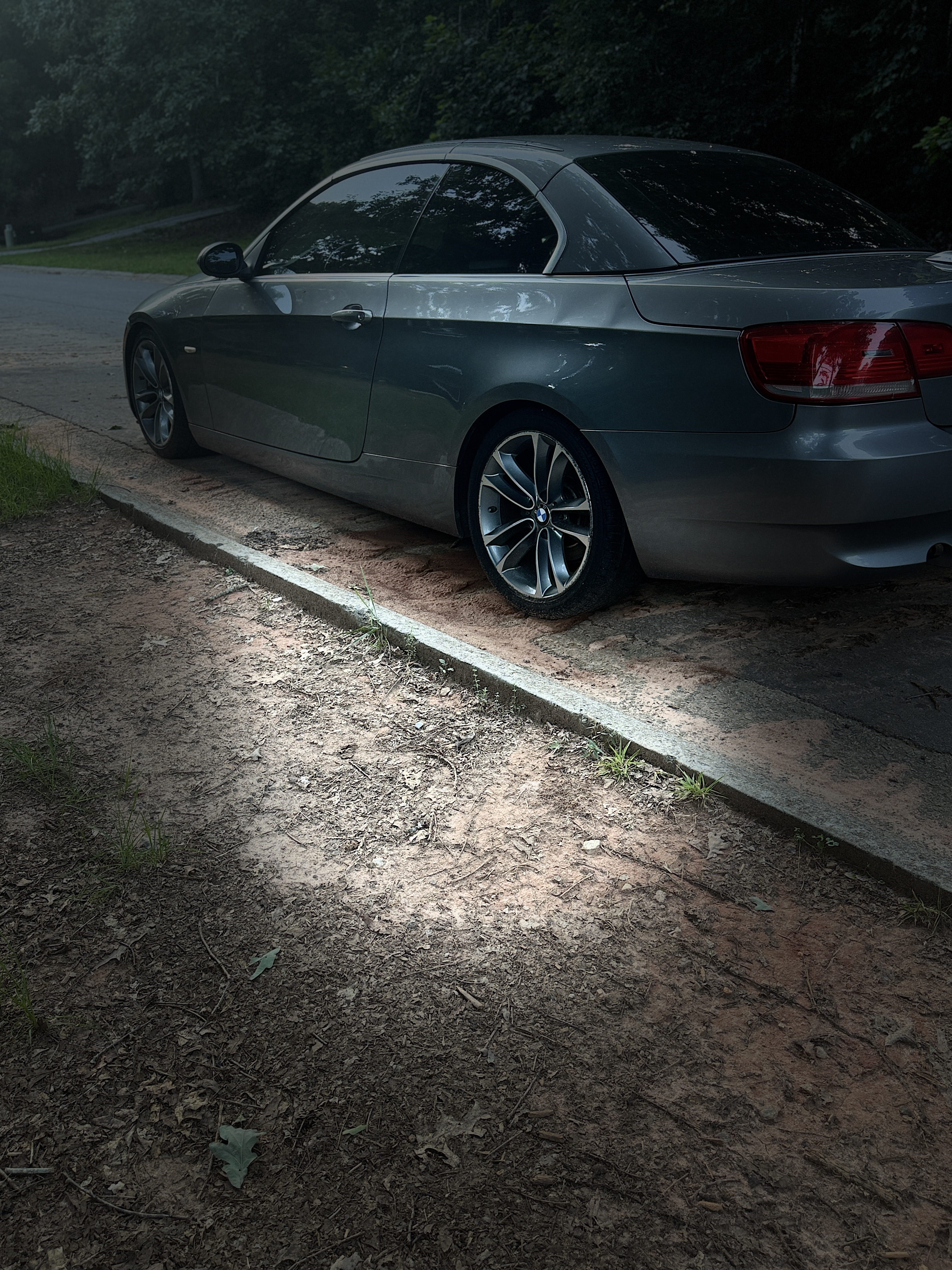 Used 2009 BMW 335i Convertible RWD image 6