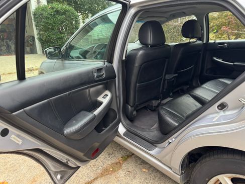 Used 2004 Honda Accord EX image 11