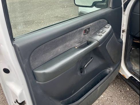 Used 1999 Chevrolet Silverado 2500 LS w/ Snow Plow Prep Pkg image 14