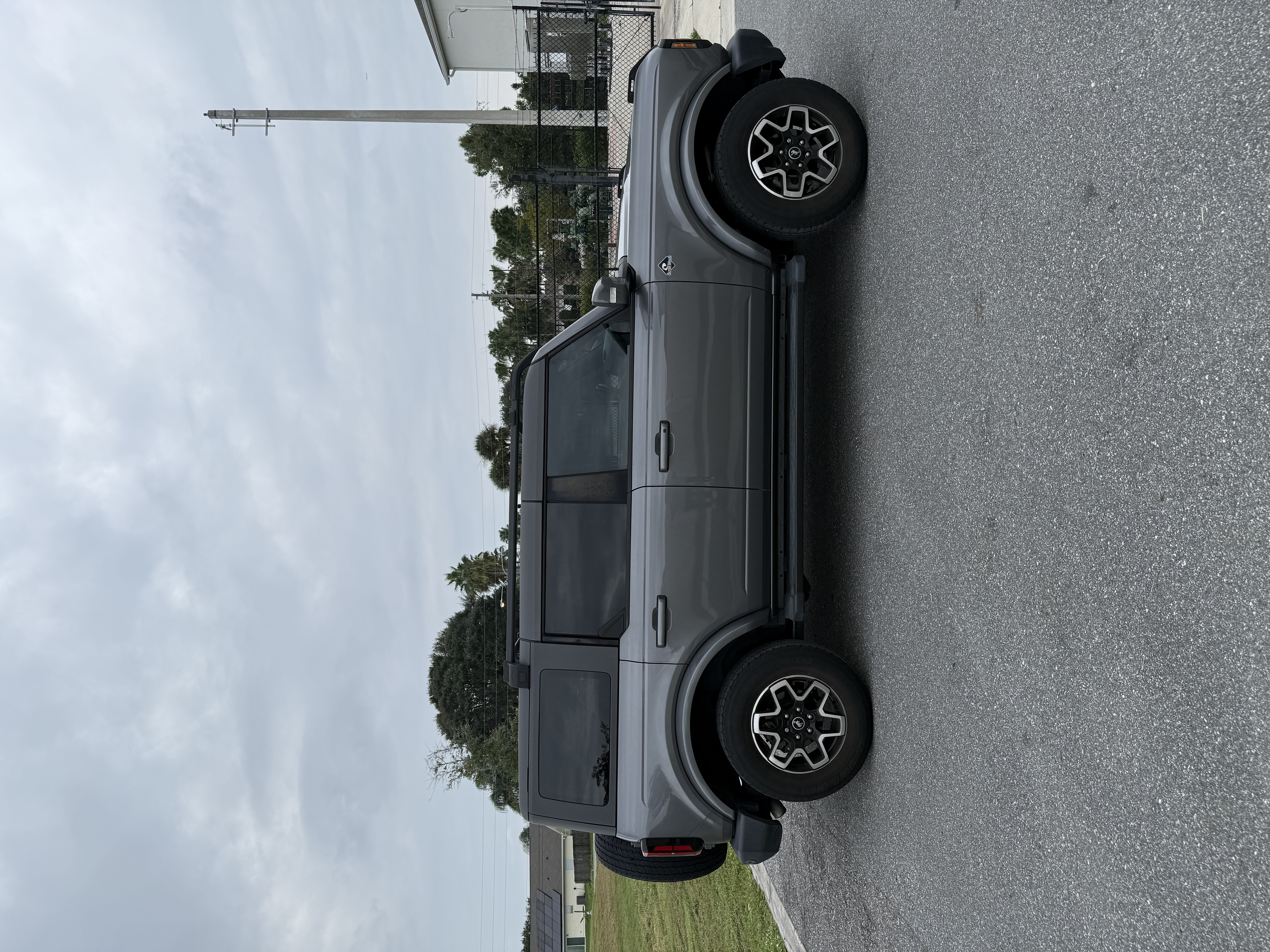 Used 2023 Ford Bronco Outer Banks AWD/4WD image 2
