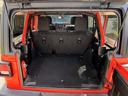 Used 2019 Jeep Wrangler Unlimited Sport S image 9