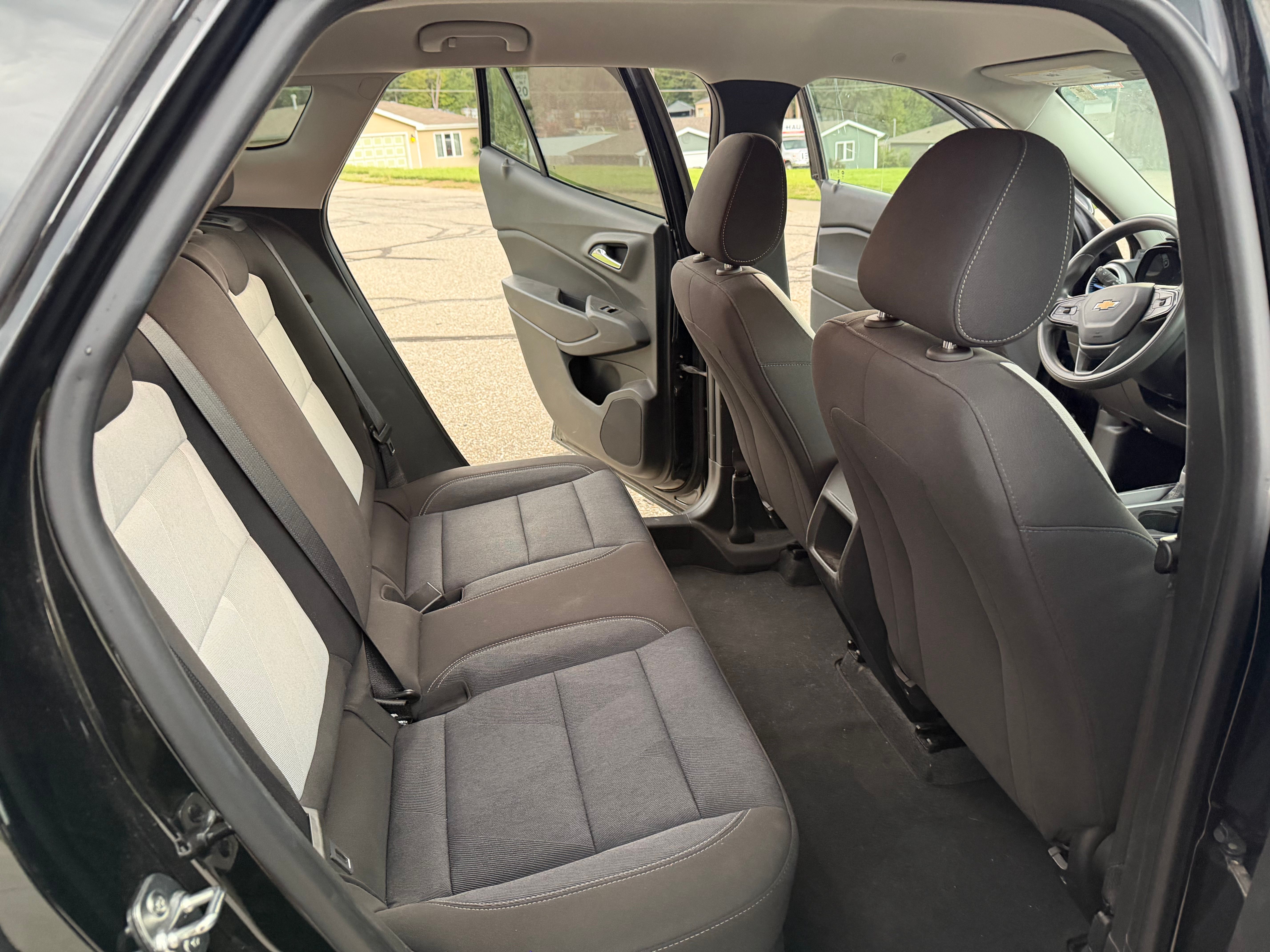Used 2024 Chevrolet Trax LS w/ LS Convenience Package FWD image 10