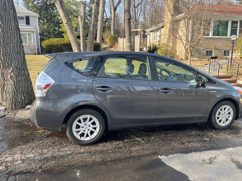 Used 2012 Toyota Prius V Three image 6