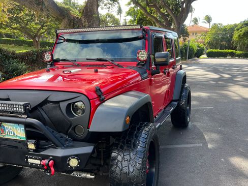 Used 2017 Jeep Wrangler Unlimited Sport w/ Max Tow Package image 8