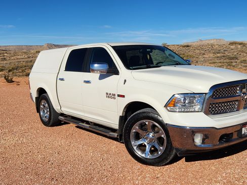 Used 2018 RAM 1500 Laramie w/ Convenience Group image 5