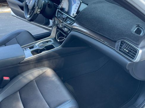 Used 2019 Honda Accord Sport image 10