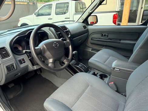 Used 2004 Nissan Xterra XE image 10