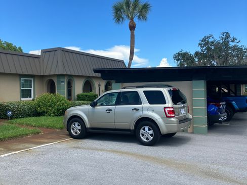 Used 2011 Ford Escape XLT w/ 201A Rapid Spec Order Code image 2