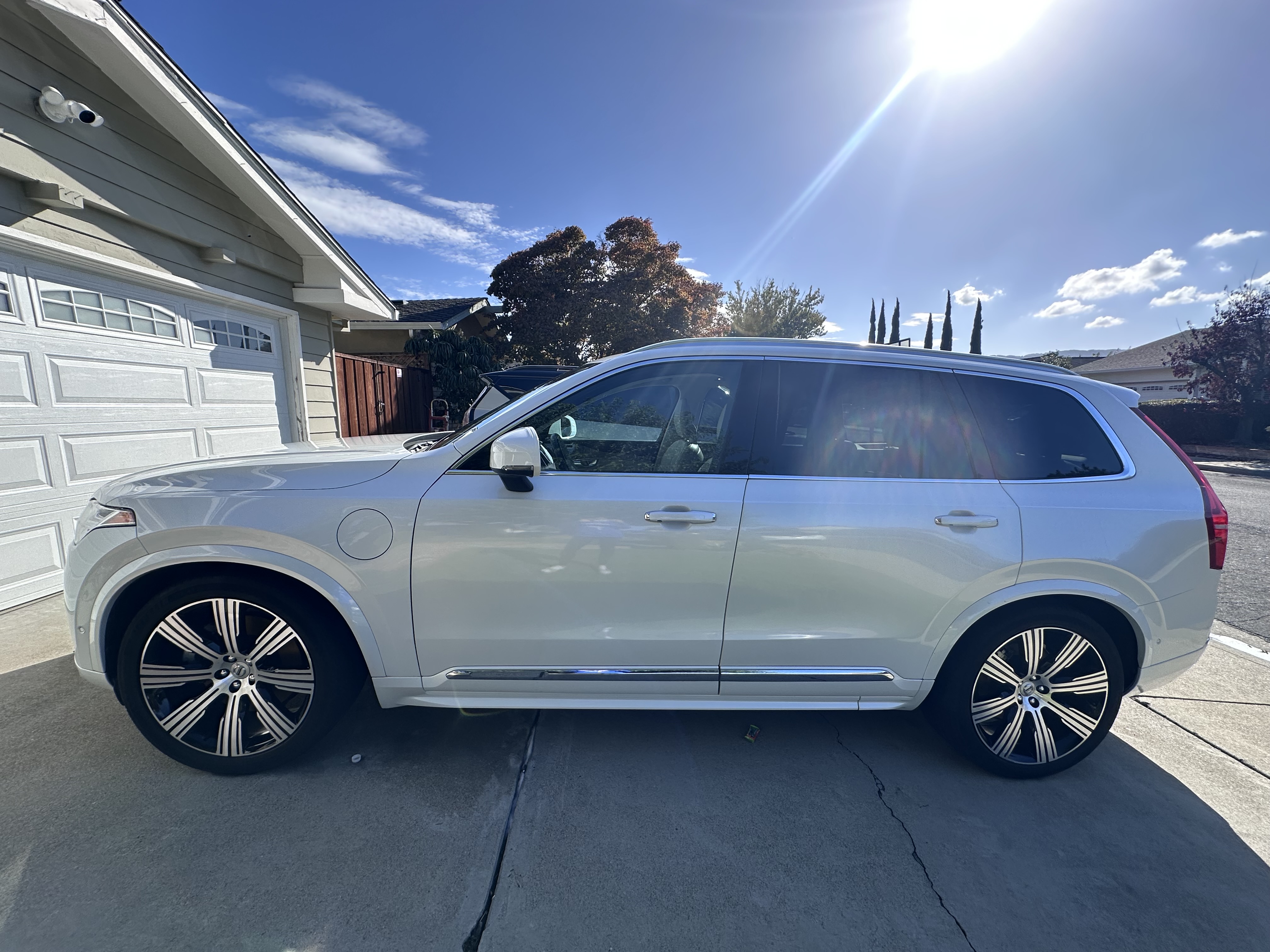 Used 2021 Volvo XC90 T8 Inscription w/ Lounge Package AWD/4WD image 5