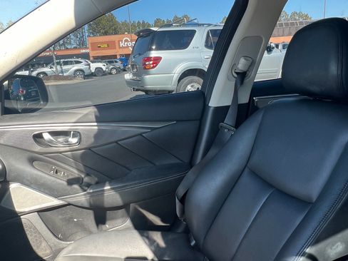 Used 2017 INFINITI Q50 3.0t Premium image 10
