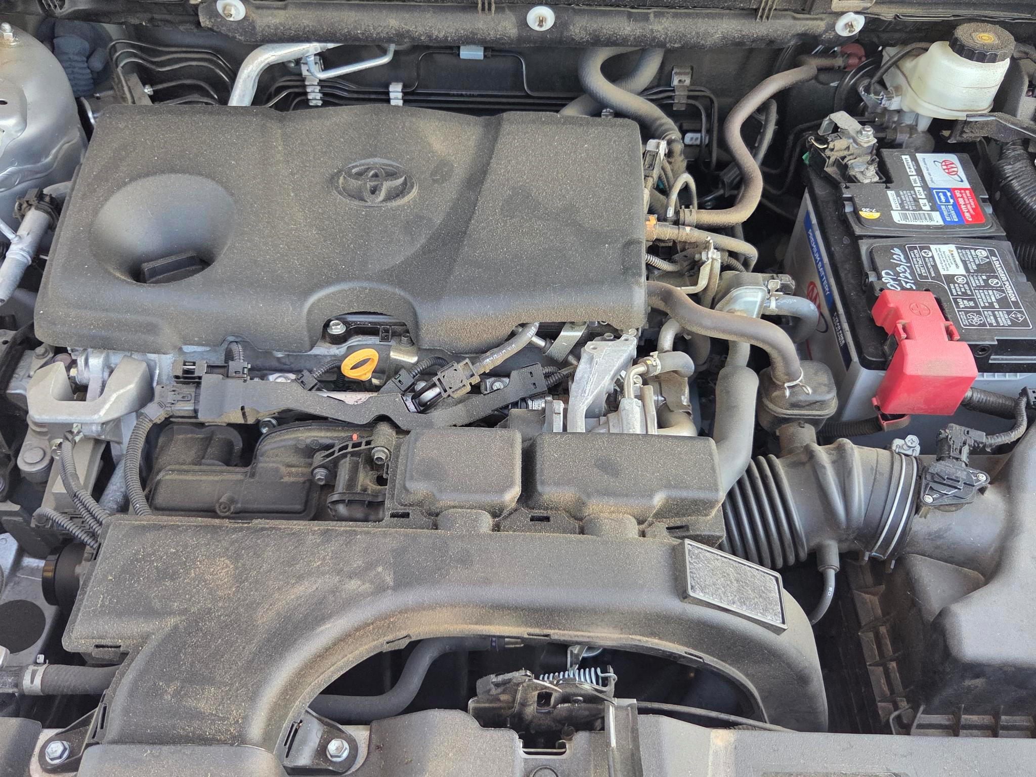 Used 2021 Toyota RAV4 LE w/ Carpet Mat Package (TMS) AWD/4WD image 14