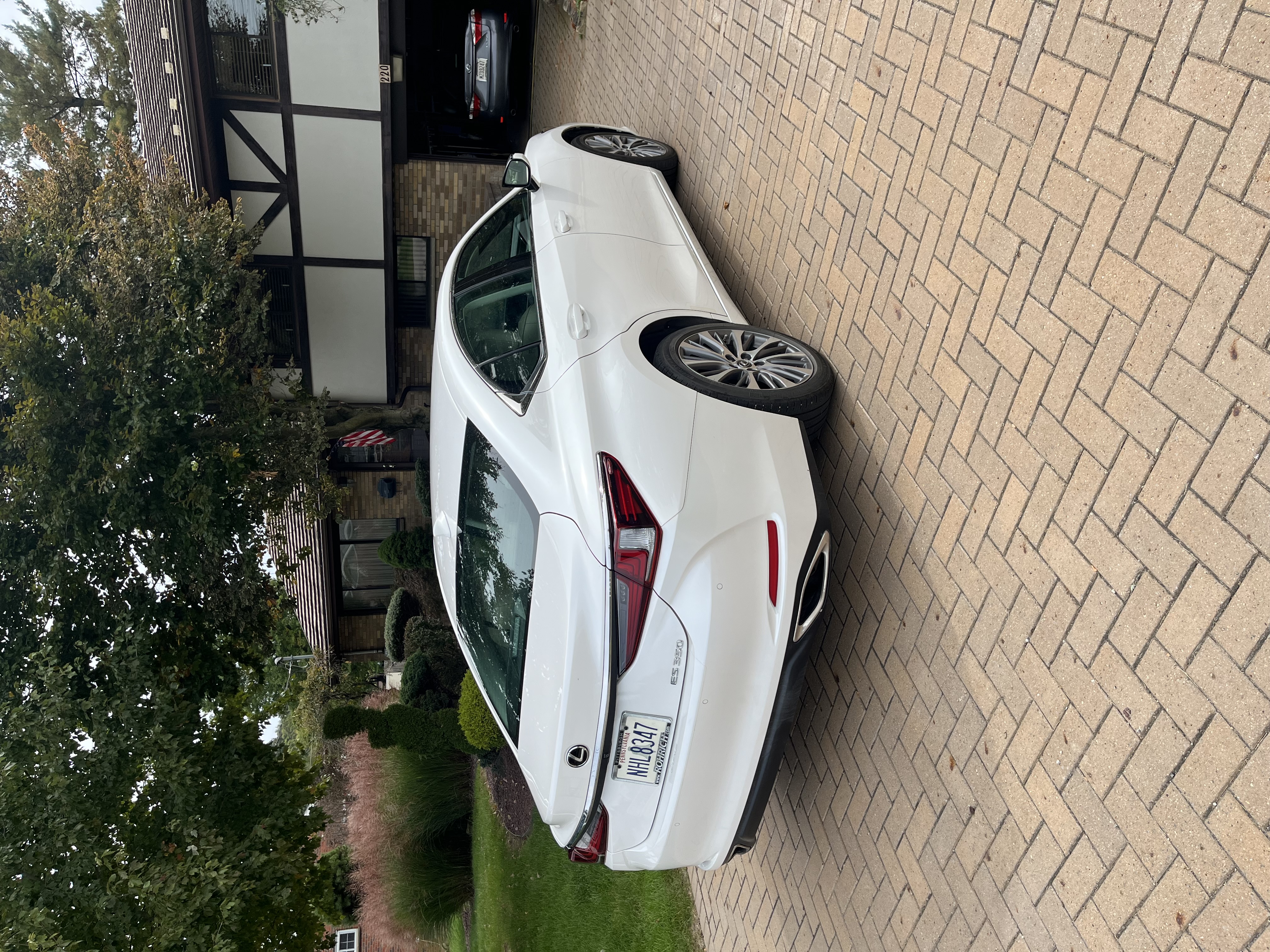 Used 2019 Lexus ES 350 w/ Premium Package FWD image 11
