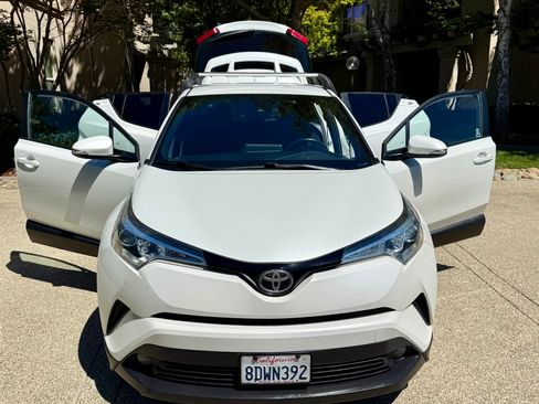 Used 2018 Toyota C-HR XLE FWD image 5