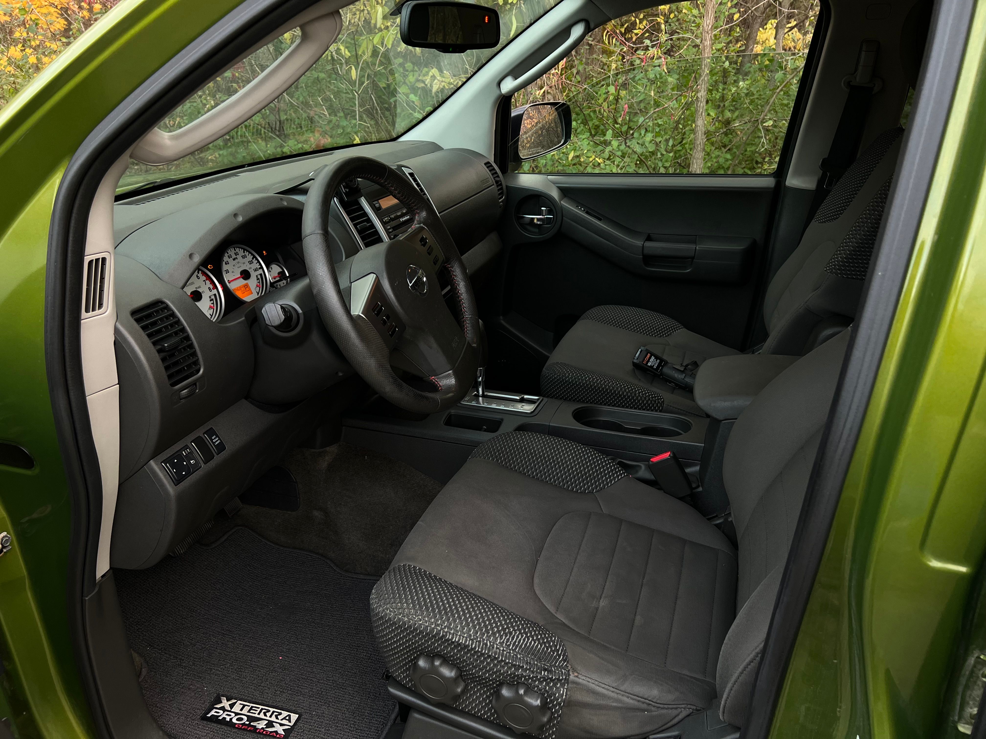 Used 2012 Nissan Xterra PRO-4X AWD/4WD image 11