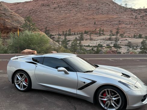 Used 2019 Chevrolet Corvette Stingray Coupe w/ 3LT Preferred Equipment Group image 5