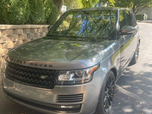 Used 2016 Land Rover Range Rover HSE image 1