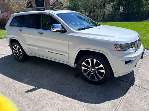 Used 2017 Jeep Grand Cherokee Overland image 4