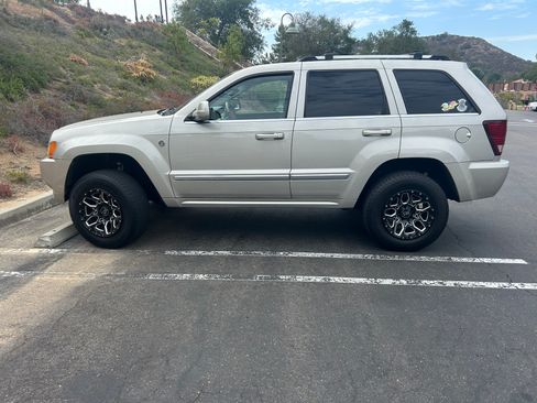 Used 2007 Jeep Grand Cherokee Overland AWD/4WD image 1