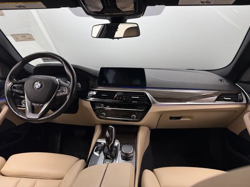 Used 2021 BMW 530i w/ Premium Package RWD image 12