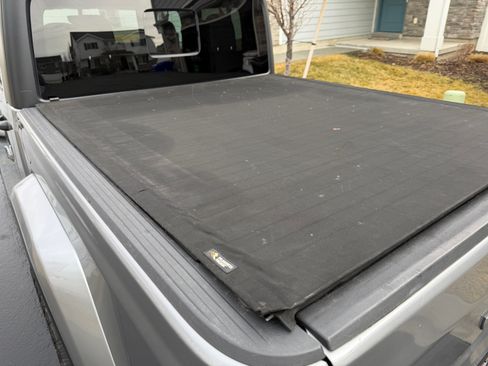 Used 2020 Jeep Gladiator Overland image 17