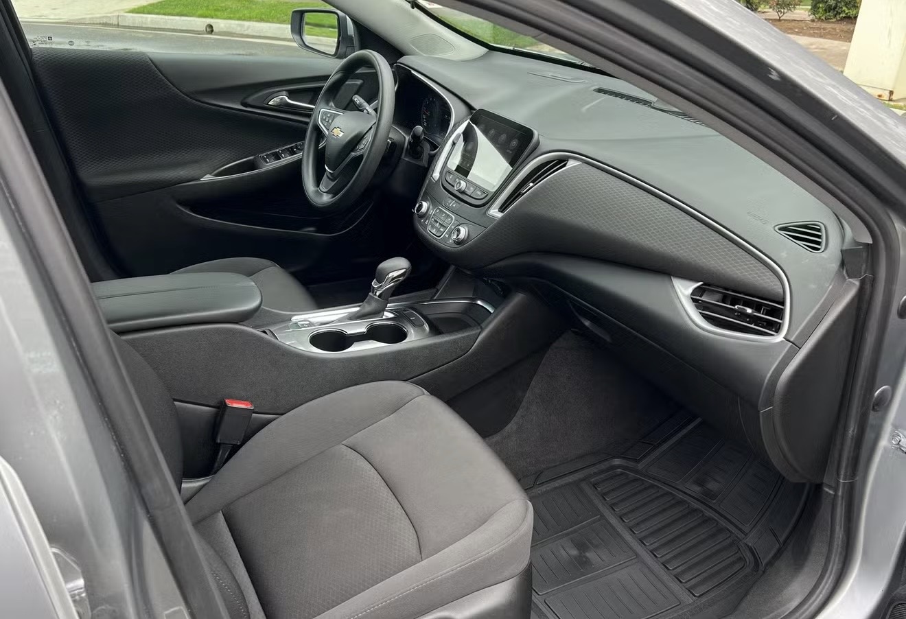 Used 2023 Chevrolet Malibu LT FWD image 13