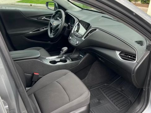 Used 2023 Chevrolet Malibu LT FWD image 13