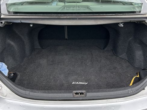 Used 2011 Toyota Camry LE image 12