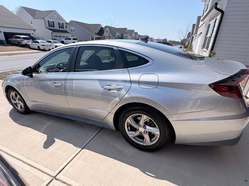 Used 2022 Hyundai Sonata SE image 2