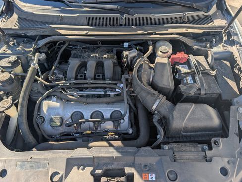 Used 2010 Ford Taurus SE image 21