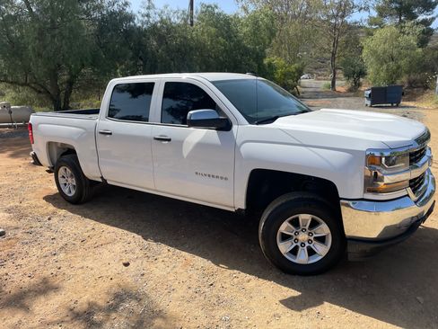 Used 2018 Chevrolet Silverado 1500 W/T w/ WT Convenience Package AWD/4WD image 5