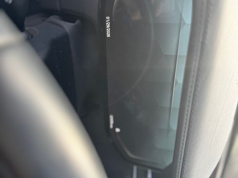 Used 2023 Land Rover Range Rover SE image 6