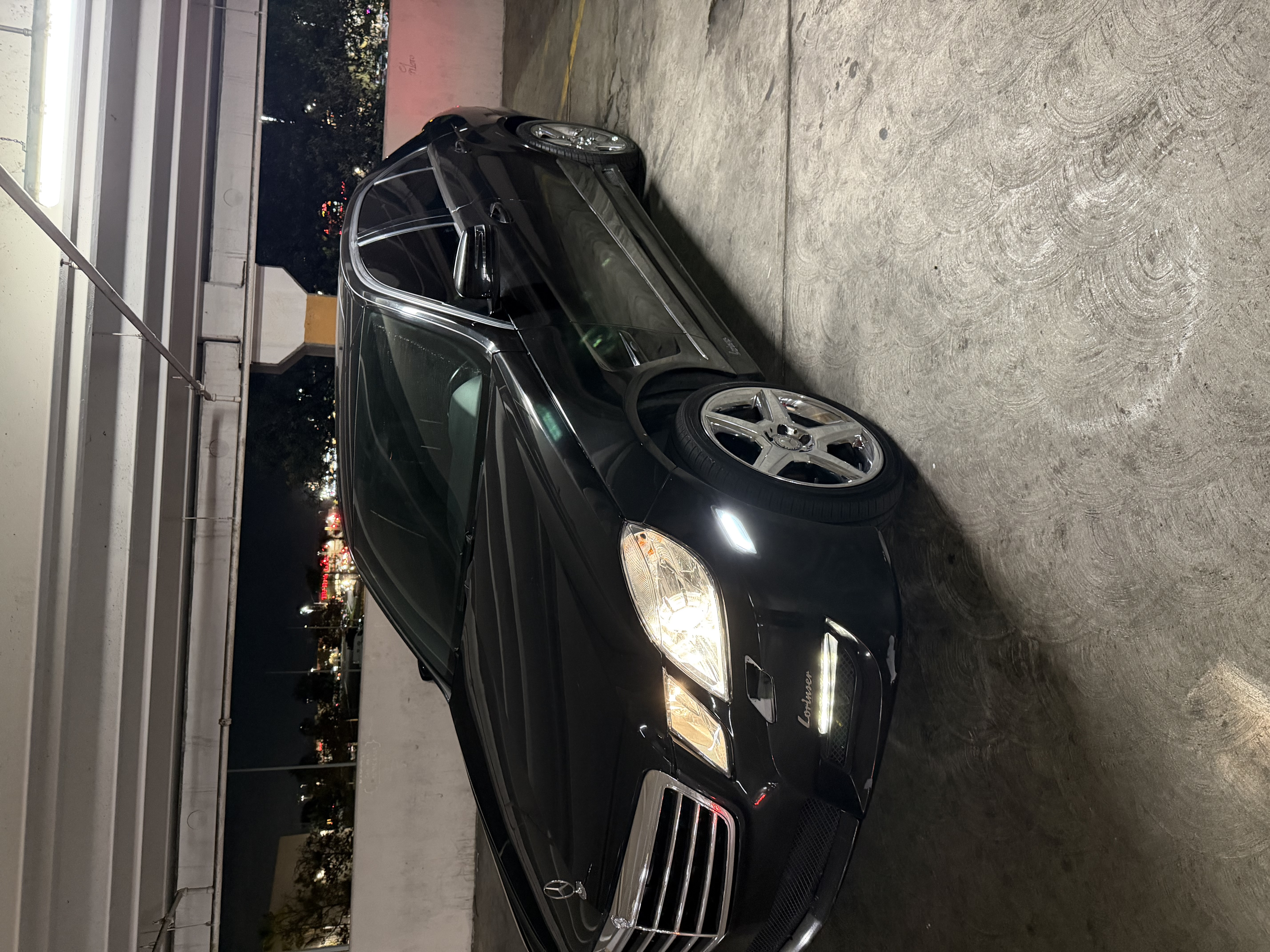 Used 2010 Mercedes-Benz E 550 Sedan image 1
