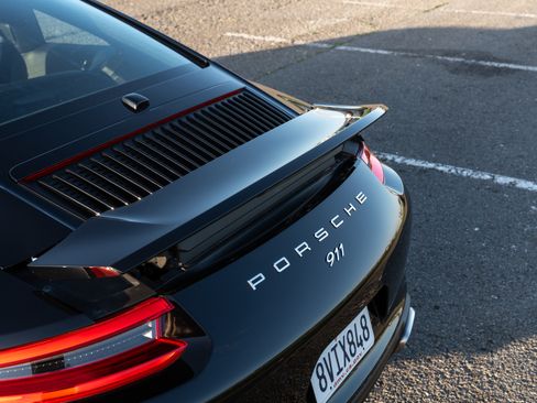 Used 2019 Porsche 911 Carrera image 17