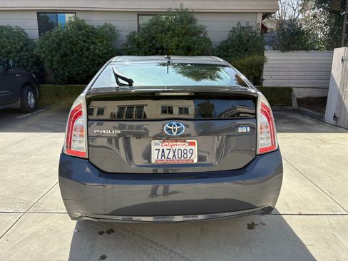 Used 2013 Toyota Prius Four image 4