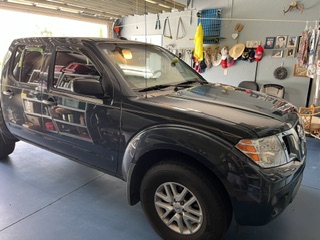 Used 2018 Nissan Frontier SV AWD/4WD image 2