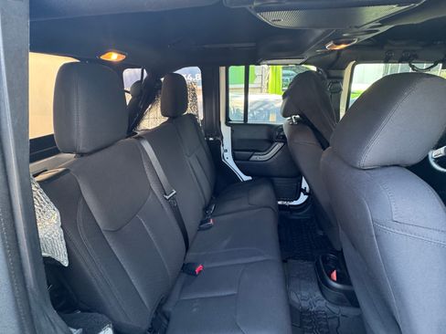 Used 2016 Jeep Wrangler Unlimited Sport w/ Quick Order Package 24S AWD/4WD image 9