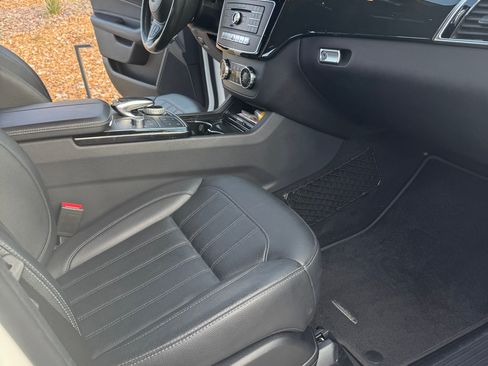 Used 2019 Mercedes-Benz GLS 450 4MATIC image 17