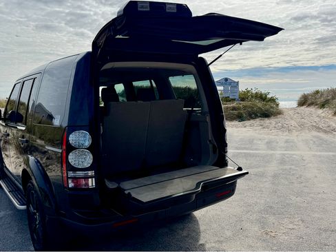 Used 2016 Land Rover LR4 HSE Silver Edition image 8